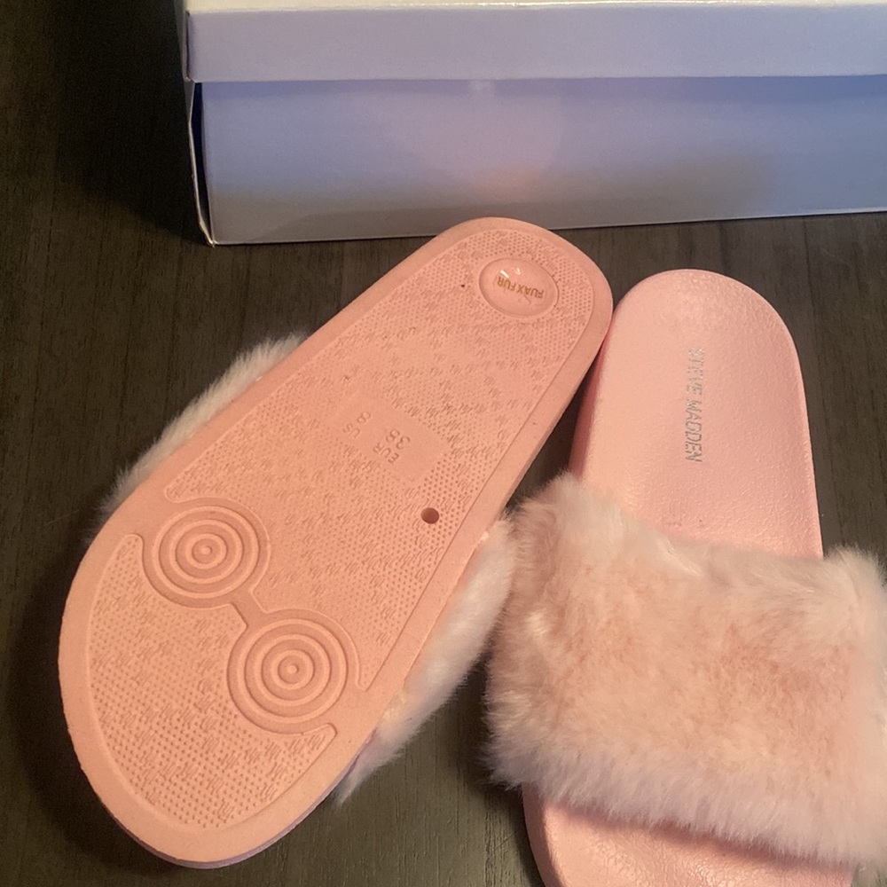 Steve Madden Lt Pink Size 8 Slides - image 3
